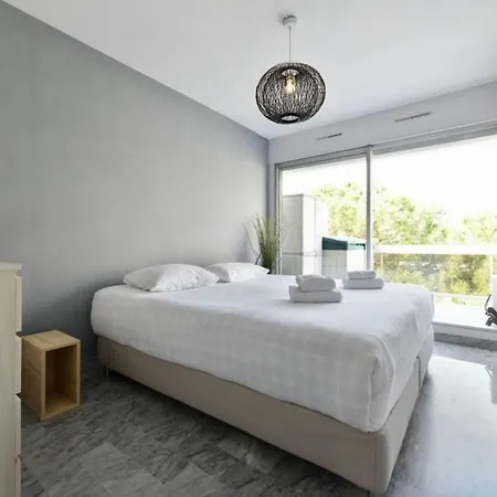 Spacious 2br Terrace Swimming Pool *