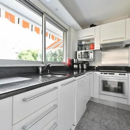 Apartment Spacious 2br Terrace Swimming Pool *