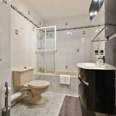 Spacious 2br Terrace Swimming Pool * Antibes